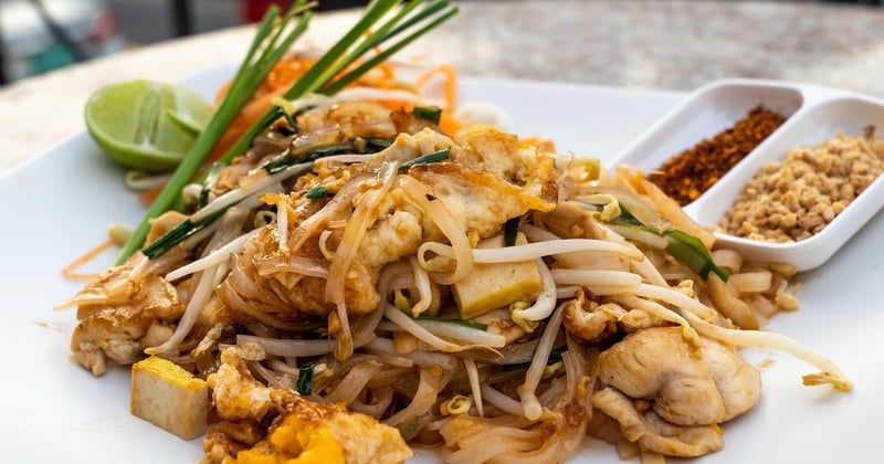 Pad thaï végétarien sans sauce poisson : la recette authentique et savoureuse